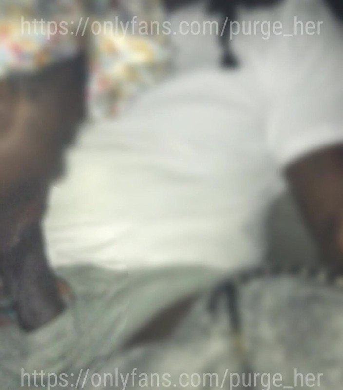 Purge_her: Bibir besar tempat duduk belakang kereta latihan kepala