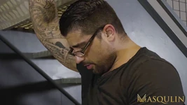 Masqulin - Semental Igor Romani crudo por el gay jodido Ryan Bones