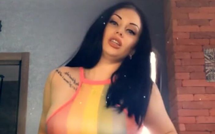Goddess Misha Goldy: वाह यह नया पोशाक वास्तव में गर्म है, यह किया था?