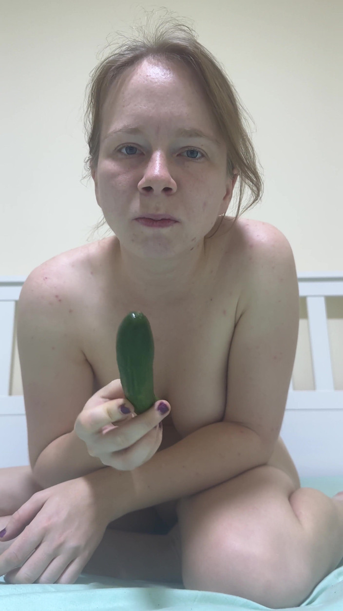 SweetLucy96: Castravetele strâmb mă satisface