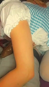 노란색 벽돌 길을 따라 맛있는 자지로 가는 도로시, 단정치 못한 빨고 목구멍 섹스로 지저분해