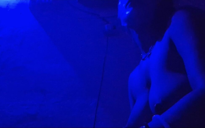 Busty Banuu: Cuñada folló muy bien por la noche