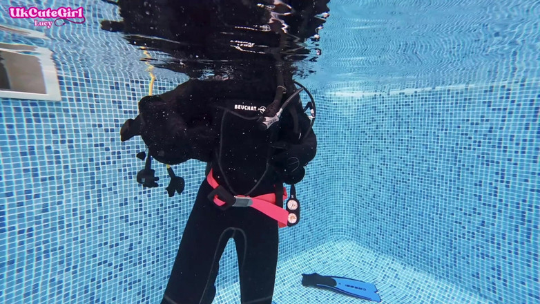 UKCuteGirl Lucy Lauren: Vintage Mask &amp;8mm Wetsuit Underwater Scuba Bliss