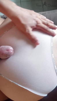 Mon Demi-frère a Joui Avec Sa Bite Dure Pour Frotter Contre Ma Culotte