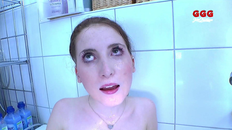 GGG John Thompson Studio: Ggg - Little Slut Swallows a Lot of Piss From Several...