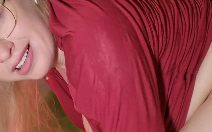 Anna Lynx: नग्नता लेते हुए मैं अपने चपटे द्वारा पकड़ी गई