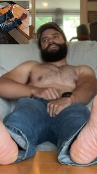 Foot POV Bearded Muscle Bloke Squirts Cum on Himself