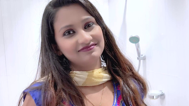 Indian porno creator: Kocası uzaktayken Hintli üvey kız kardeşimi sikiyorum