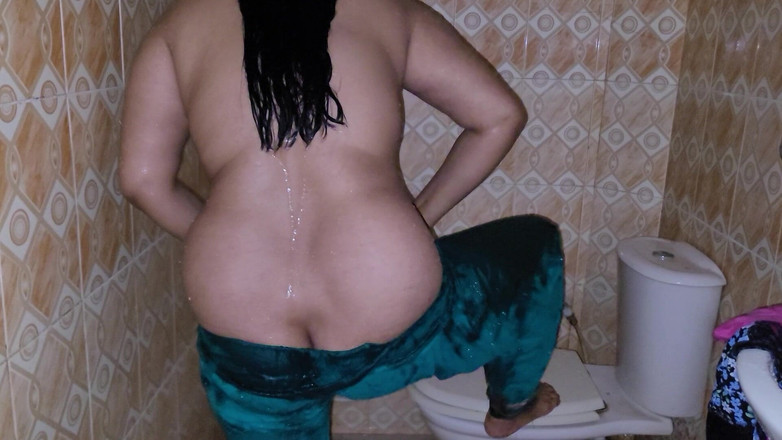 Tasnim Zara: Vykoupat se sama v koupelně je taková zábava