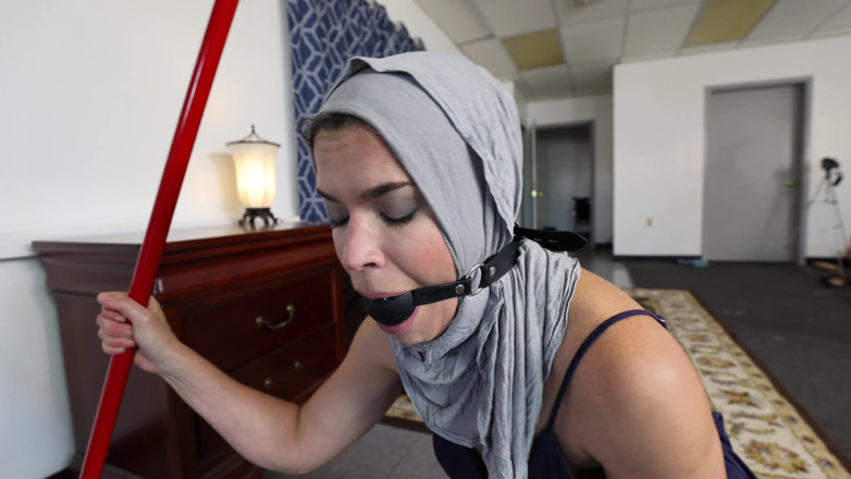 Sammi Starfish: Anal Hooked Hijabi - Anus Stretching