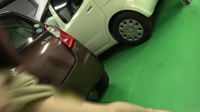 Raptor Inc: 40 amatörflickor sprutar: slow motion-uppspelning låter dig återuppleva varje ögonblick. Vol. 3