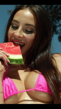 It's Still Summer, Don't Forget It