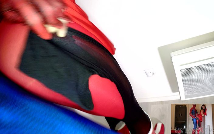Nylon Xtreme: POV ソーニャ・ドゥルガノワ フラッシュ レッド ナイロン