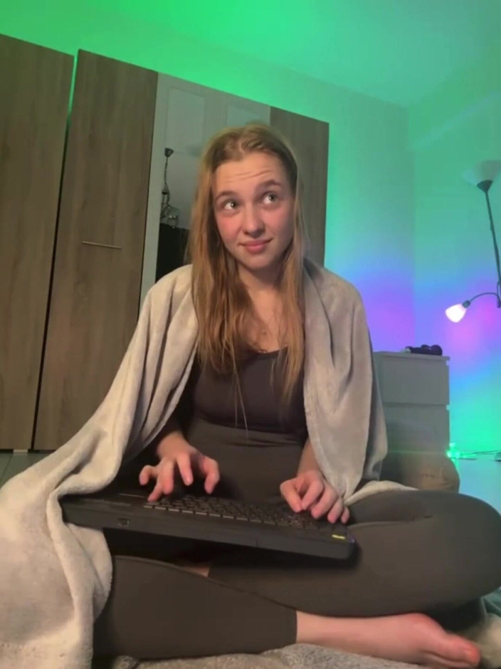 JuiceLussie: Iss meine jungfrau, leckere muschi, während ich es masturbiere