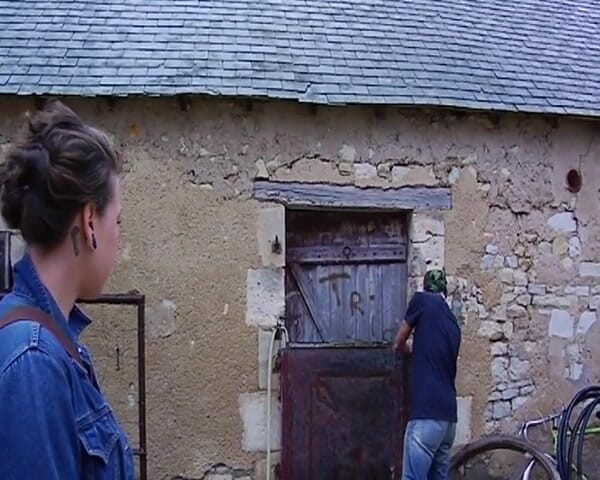 Filles Francaises: Tetovaná francouzská děvka jí sperma po drsném análním šukání