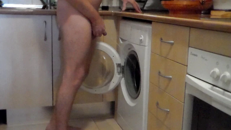 Sex hub male: John把所有的尿都塞进了洗衣机里