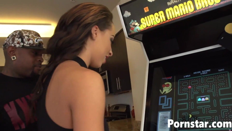Pornstars: Cute babe Teanna Thump with bubble butt gets fucked
