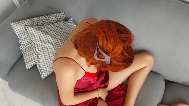 GinnaGg: Masturbazione con dita molto lunghe, rossa bella masturbandosi con la...