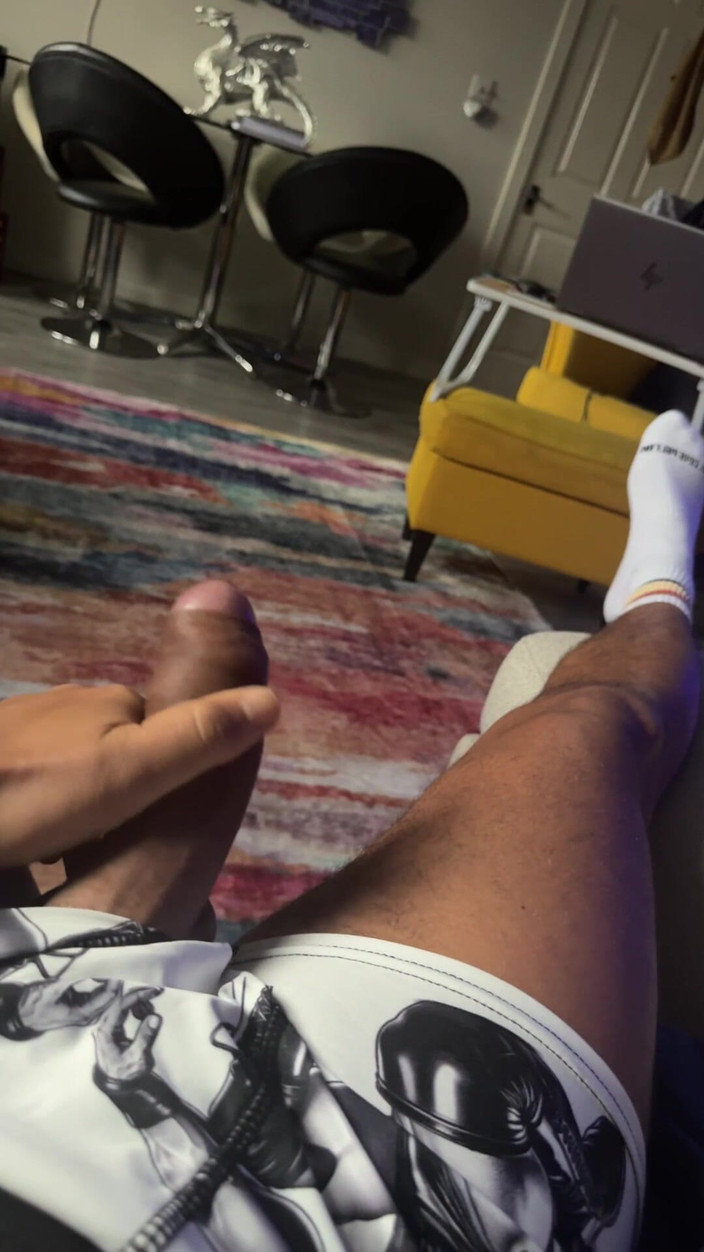 Hot dick in your ass: 我如何勾引我的直男朋友做爱？