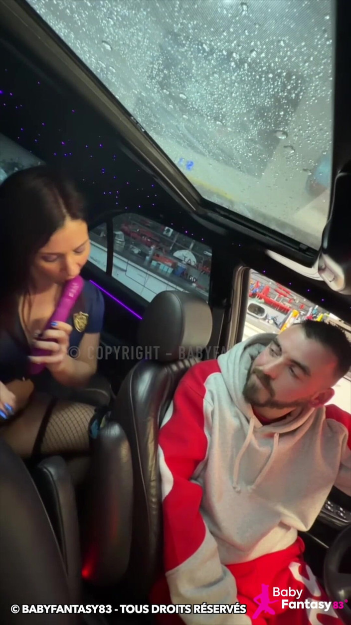 babyfantasy83: Saya meniduri vagina saya di belakang teksi Dylan Gautier