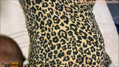 Tiyana: Suami Masaj buatan sendiri hotwife, pantat kaki, berkrim selamba