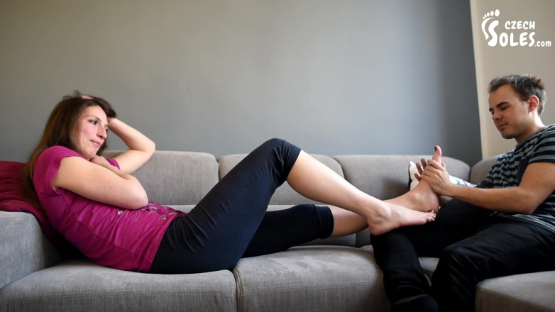 Czech Soles - foot fetish content: Dia disebat di bawah kaki isterinya