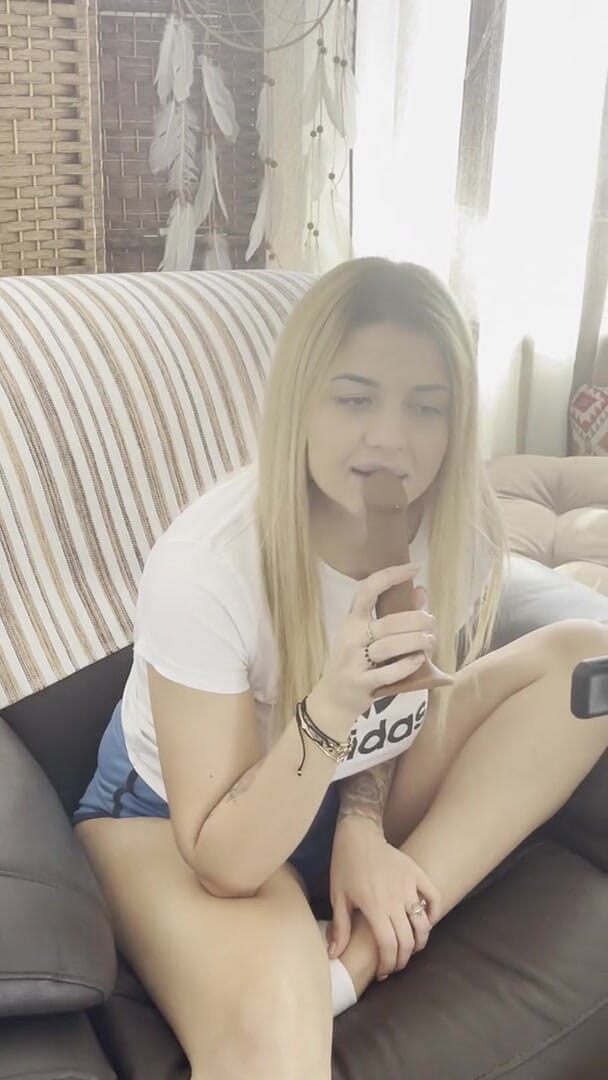 SassyTiff: Gag dildo