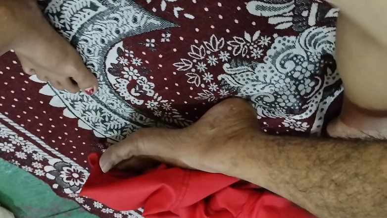 Anar Kali: Desi bhabhi fore play follando chupando su padrastro