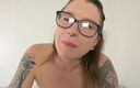 Miss Ellie Roleplay: Masturbation blasphématoire, orgasme et conversation réelle