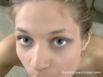 Homegrown Oral: Jessica se učí, jak polykat velkého ptáka