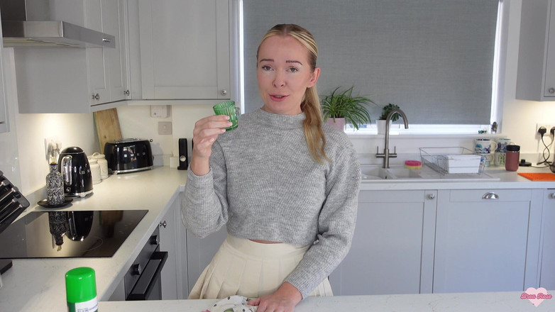 Brea Rose: La pozione si trasforma in una puttana