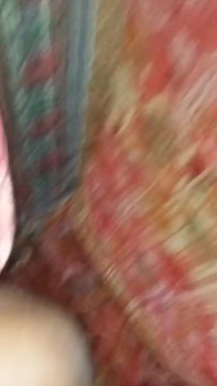 Auntixxx69: Când tatăl vitreg a futut fundul mătușii, mătușa a țipat.