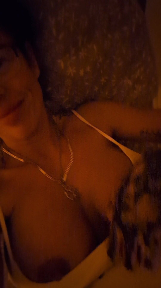 Nude as Hell (Hotsexygilf)