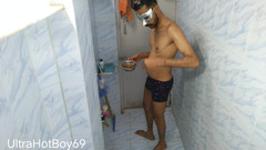 UltraHotBoy69: Полное развлечение с купанием