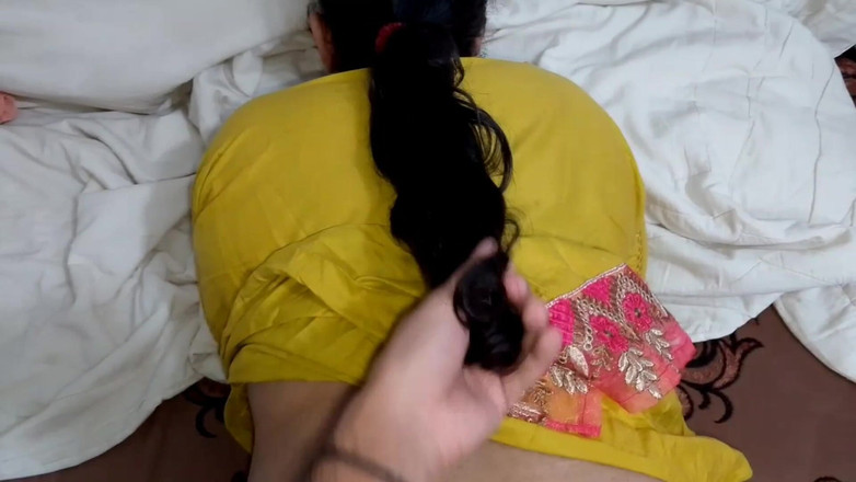 QueenbeautyQB: La bella moglie indiana vuole una scopata dura ogni volta