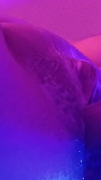 merangkap dua kali berturut-turut dengan dildo cumshot besar saya
