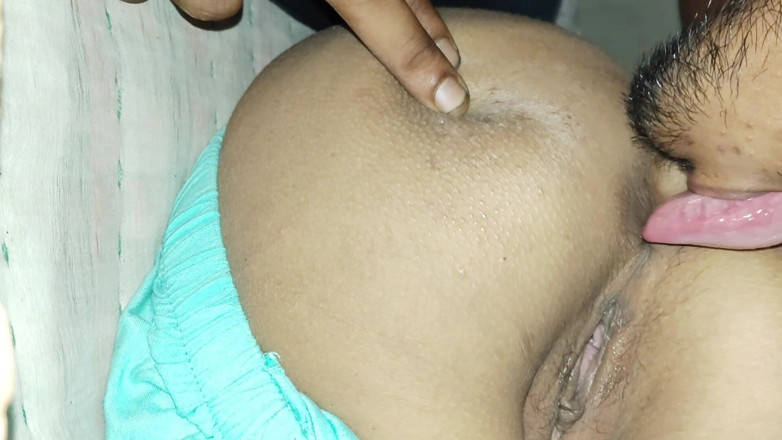 Mkporn3: แขกผู้สูงอายุอินเดียโดนเลียและเอามันไป