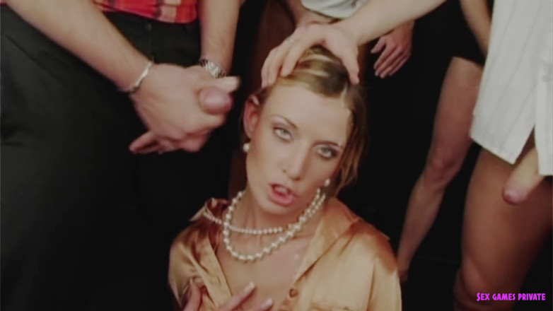 Czech Pornzone: Tcheca gangbang com loira vestida com blusa de cetim