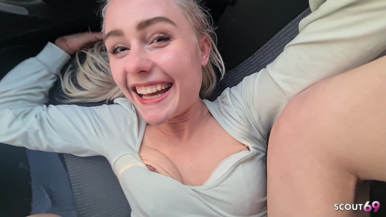 Scout69: Autostopistă blondă germană agață și se fute riscant cu vedere la...