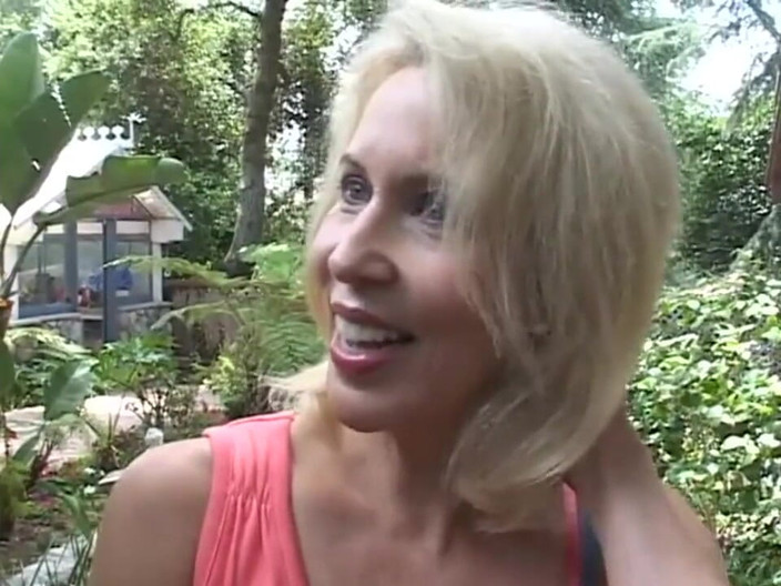 FM Video films: Hot Cougar Takes the Cock in the Ass
