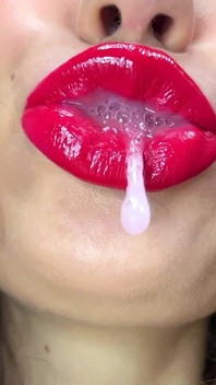 私の唾の下にいるあなたは