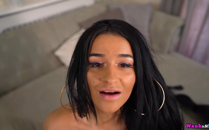 Wank it Now: India Asia - Diva oral adânc în gât