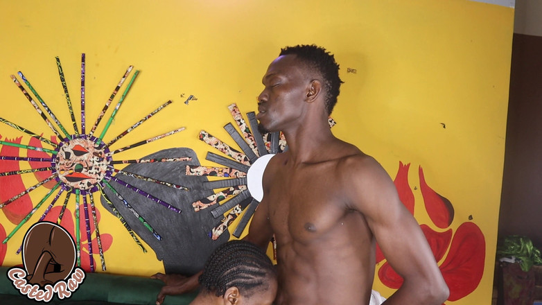 Castedraw: Bts: शर्मीली Kira अपना पहला बड़ा काला ले रही है