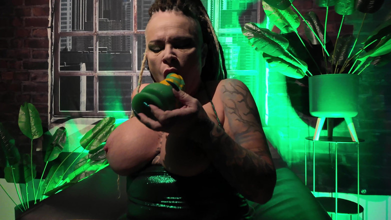 Domina Dark: 녹색 정욕