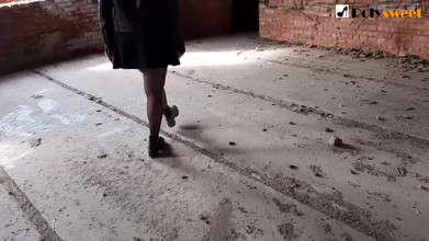 Polly Sweet: Mengongkek Seorang Lelaki Dalam Pantat Di Bangunan Terbiar