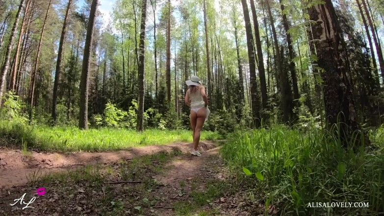 Alisa Lovely: Great amateur couple outdoor sex at the lake