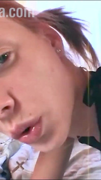 Petty (19) ağız amcığı için sperm
