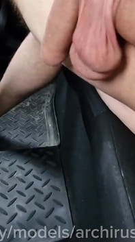 Am futut un cur mic strâmt într-un taxi cu o pulă tare de piatră! O mulțime de spermă! Un sexy exclusiv!