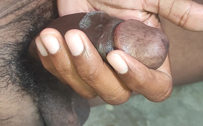 Prashi14333: Очень жесткая сперма большого черного члена в ванной