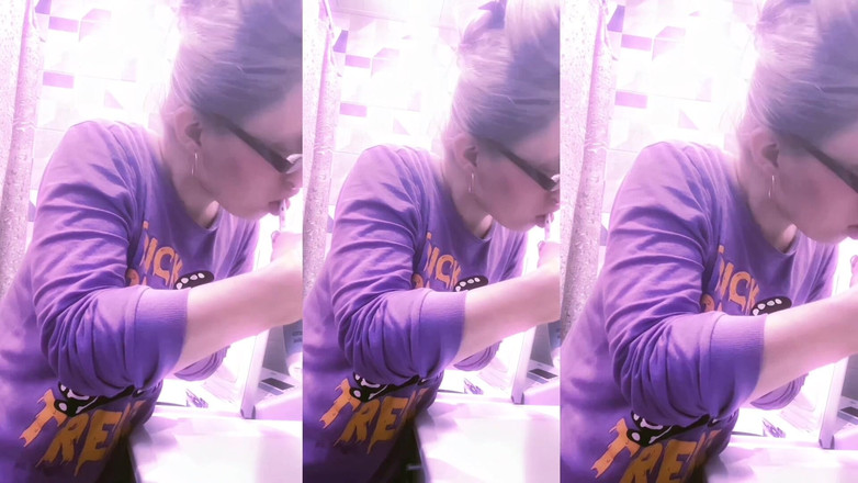 FinDom Goaldigger: Asmr zubní kartáček poslouchejte ve sluchátkách